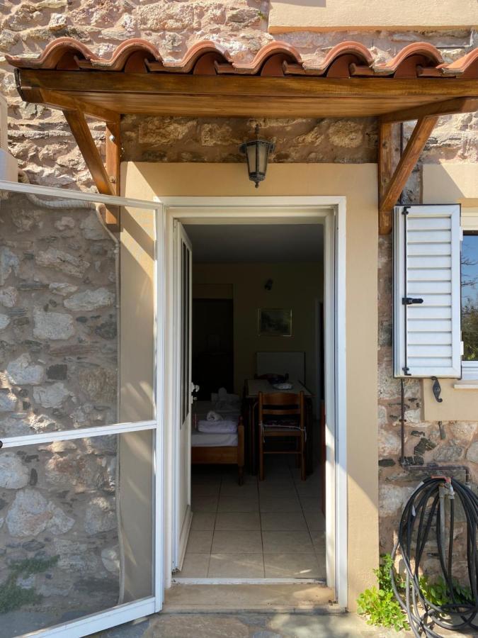 Studio Lakis Barbajonn'S Stone House Foutia Exterior foto